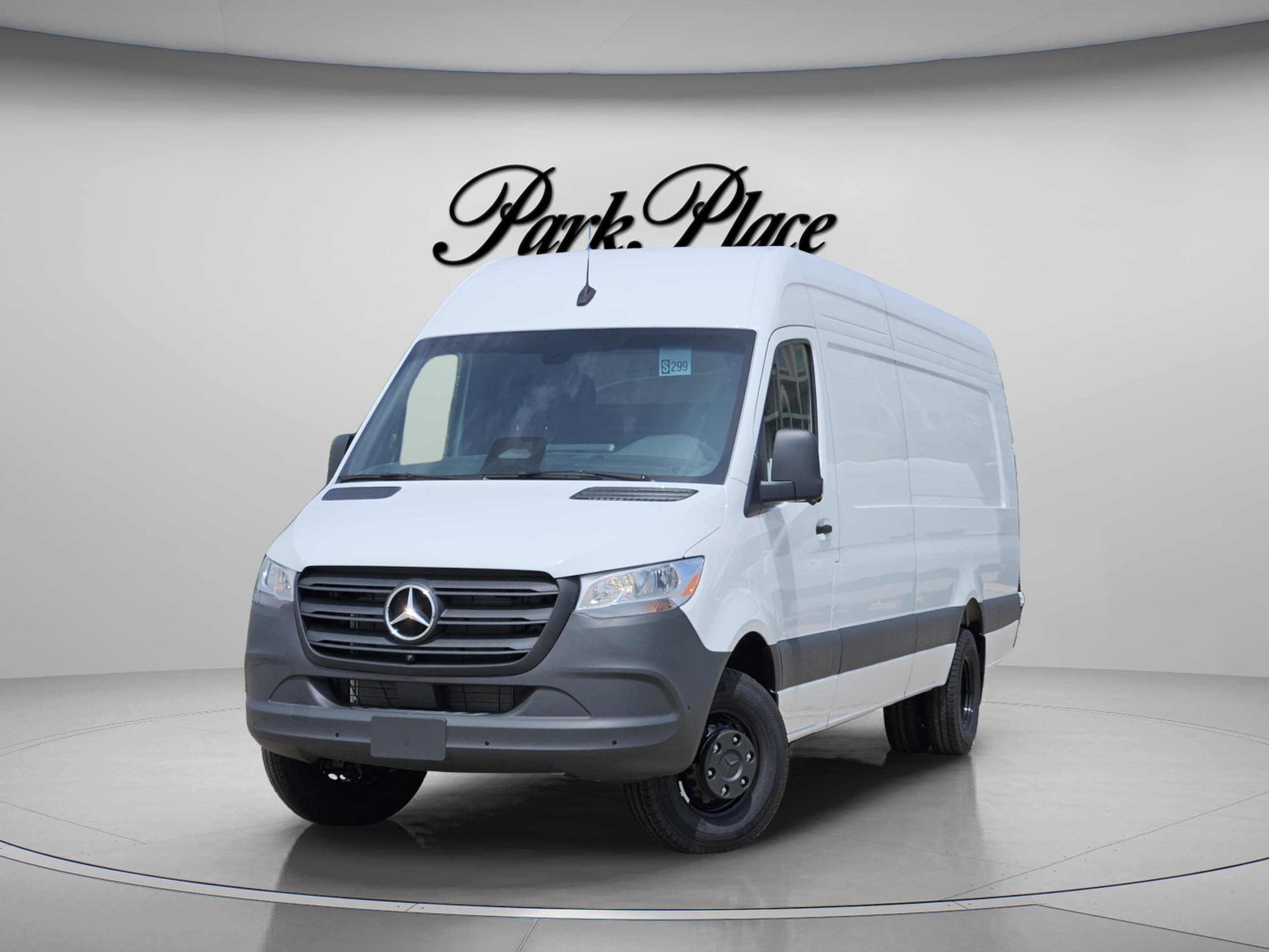 2026 Mercedes-Benz Sprinter 3500 170 Ext WB HO High Roof's photo