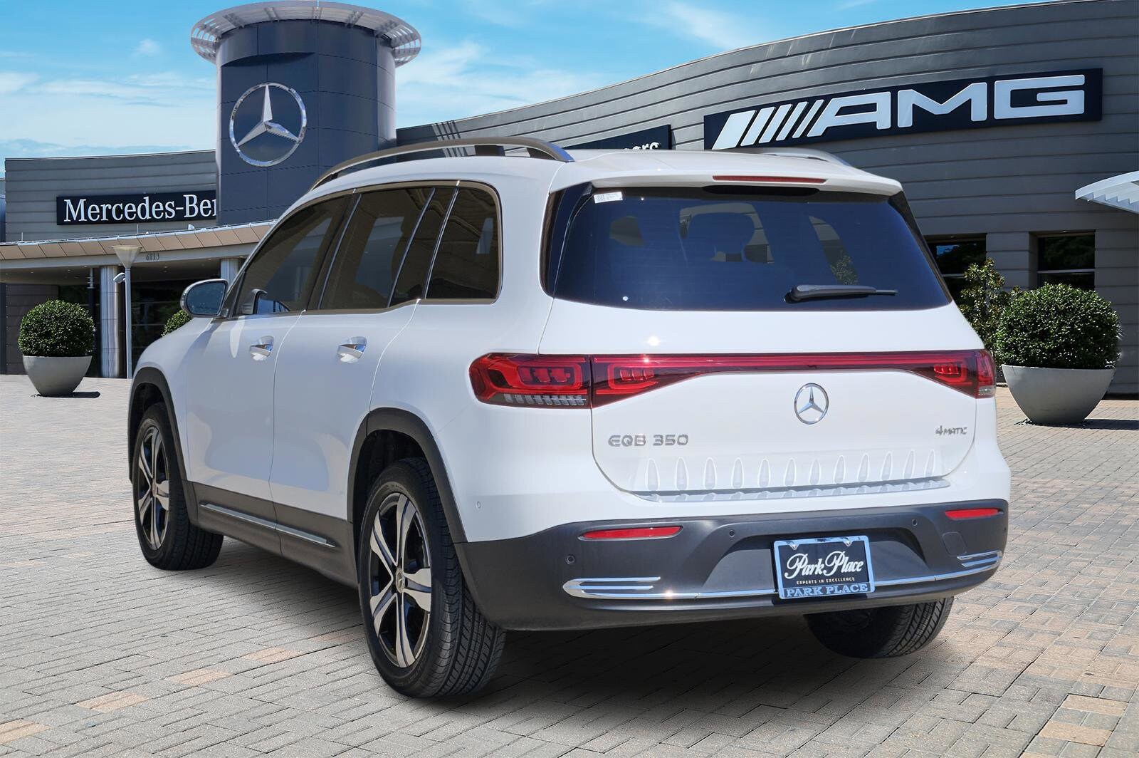 2023 Mercedes Benz EQB 350 4MATIC photo 4