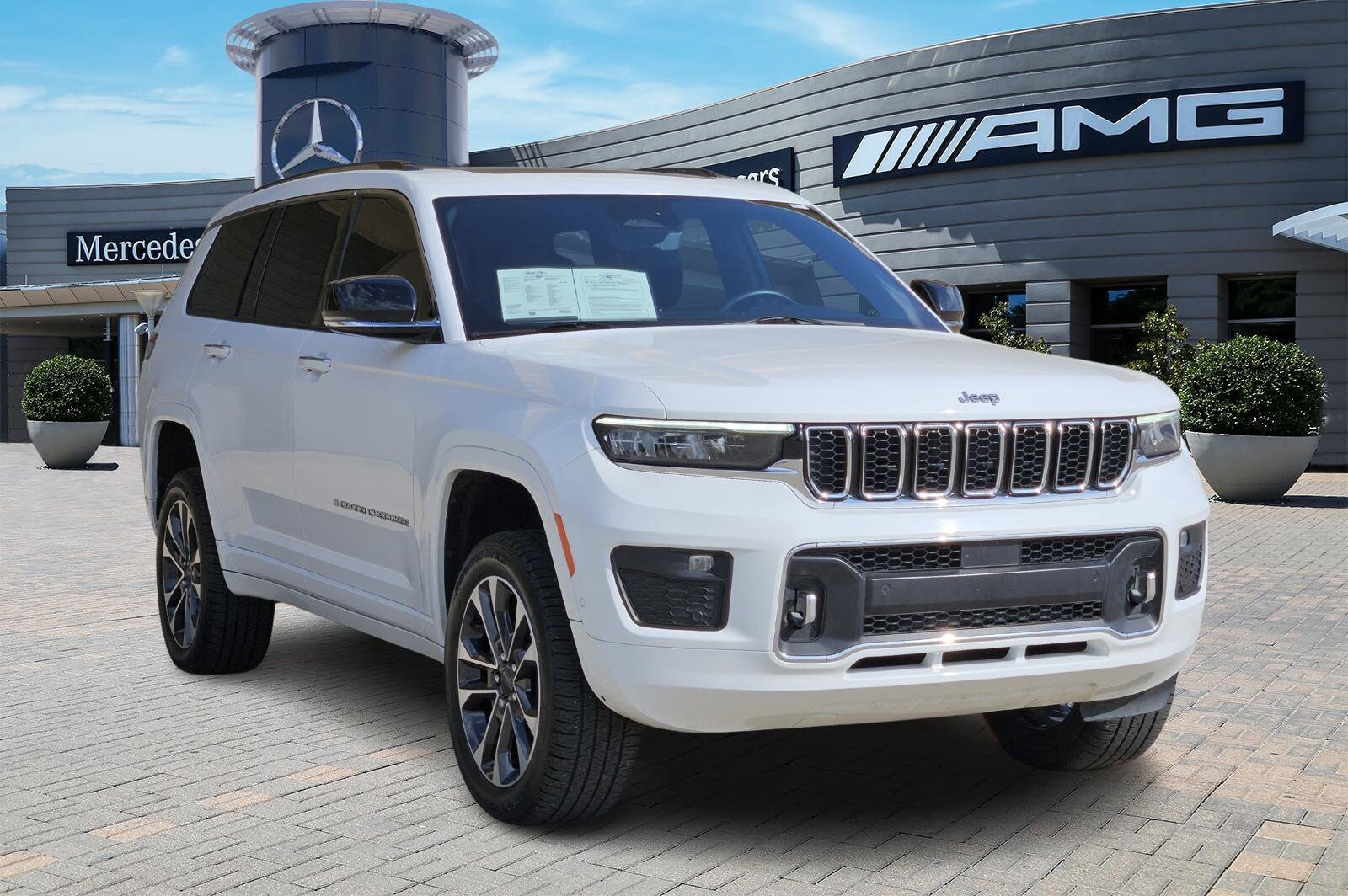 2021 Jeep Grand Cherokee Overland photo 2