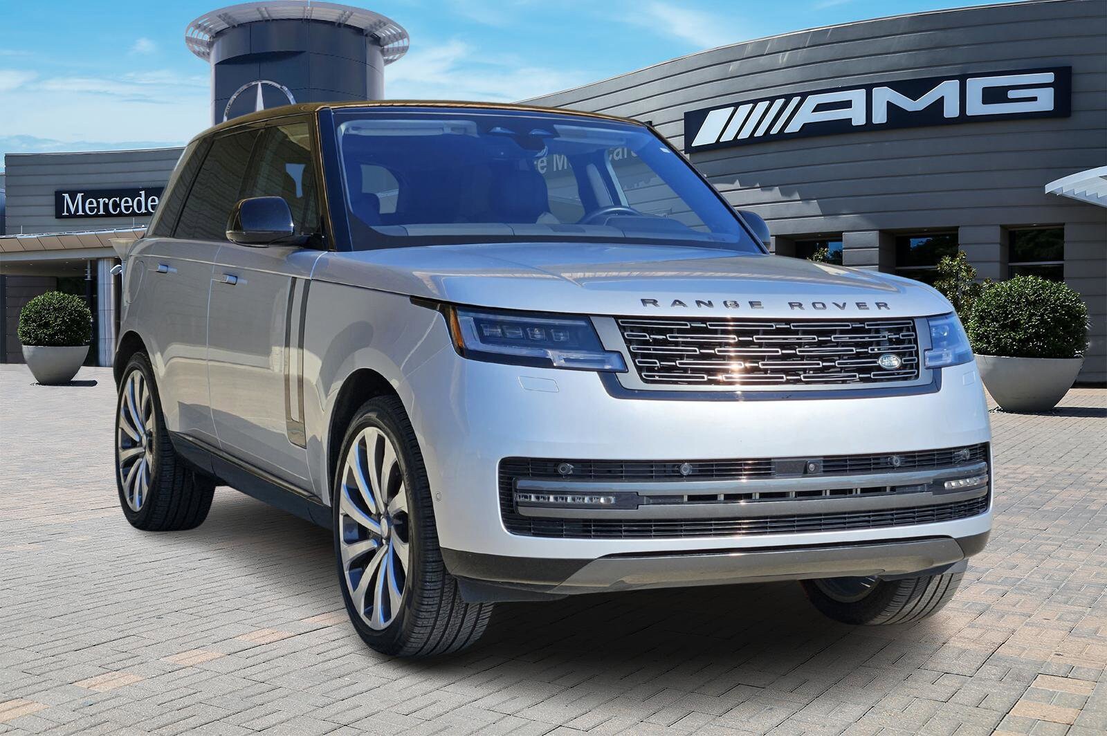 2023 Land Rover Range Rover SE photo 2