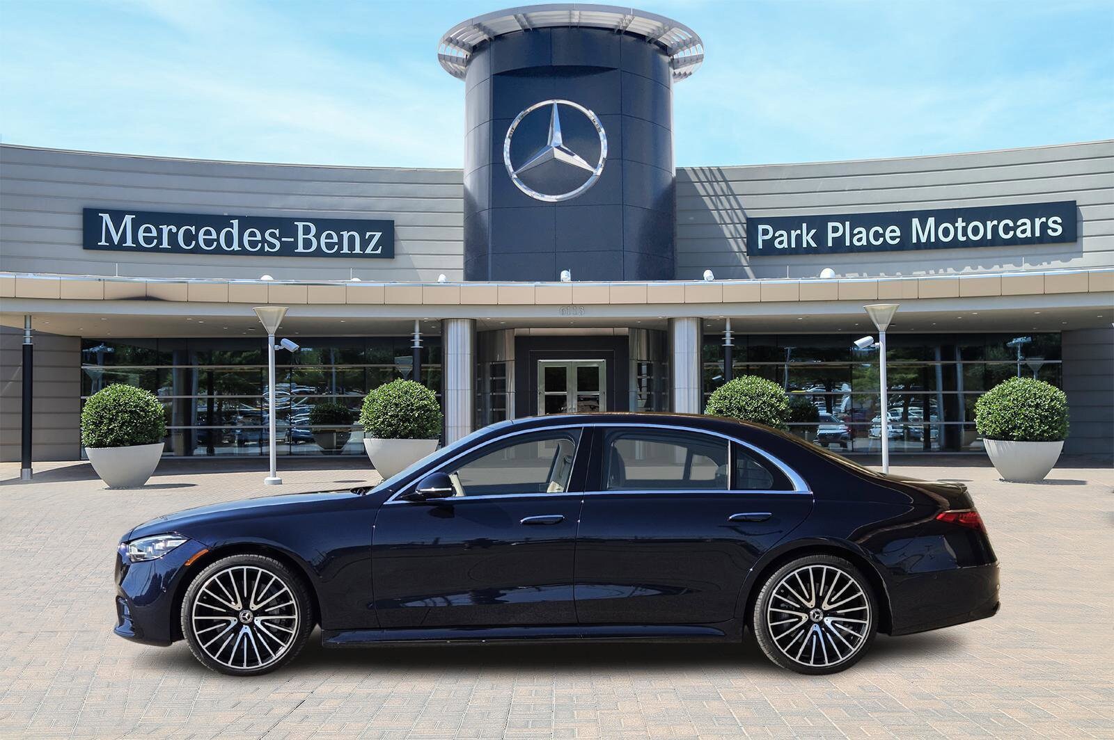 2022 Mercedes Benz S 580 4MATIC photo 2