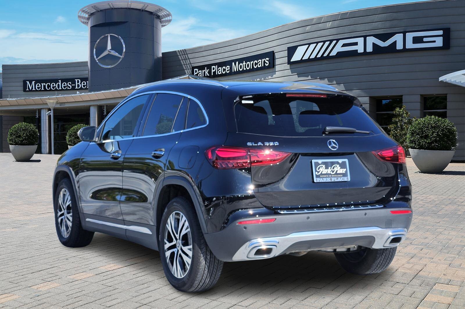 2025 Mercedes Benz GLA 250 photo 4