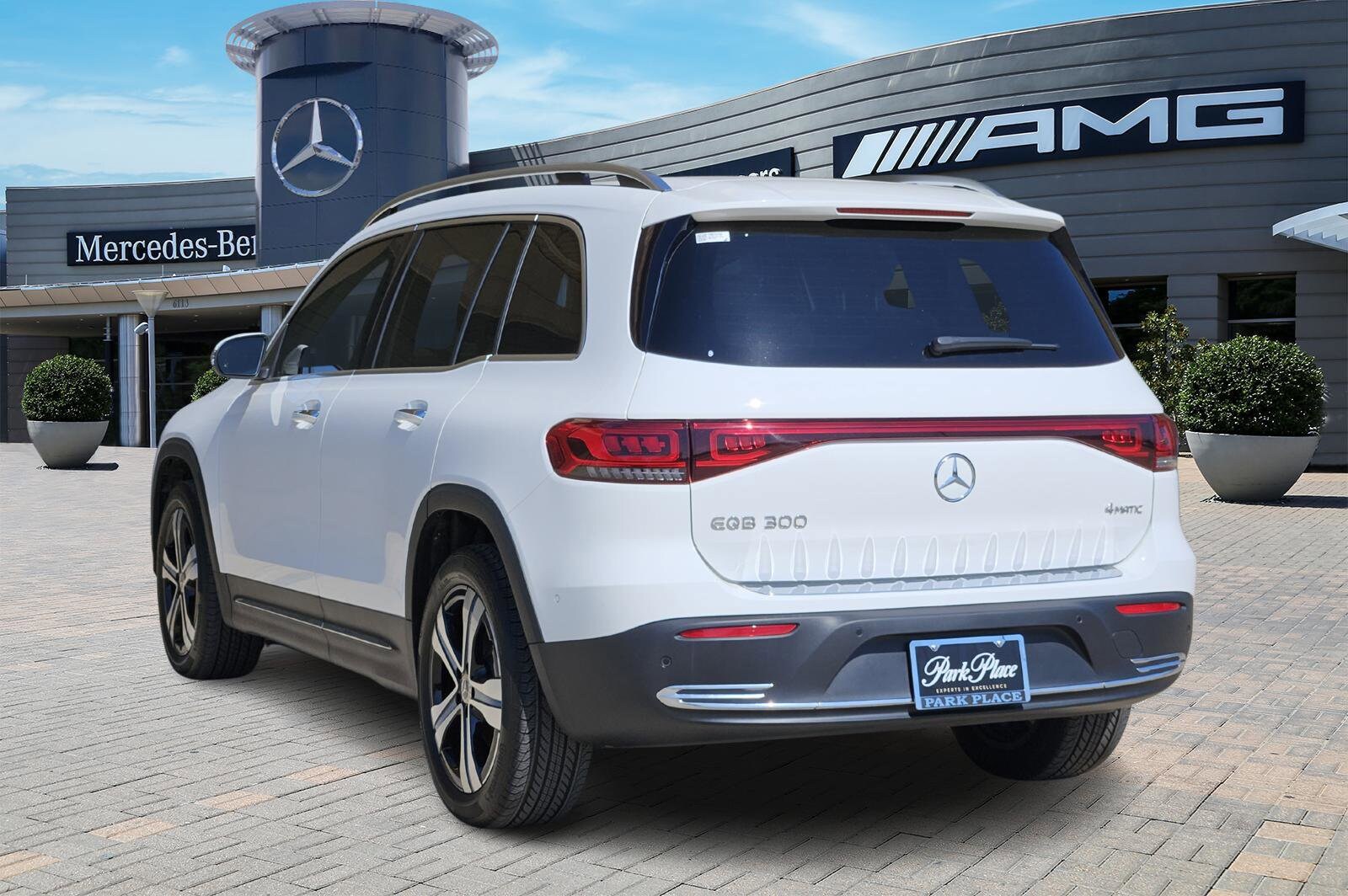 2023 Mercedes Benz EQB 300 4MATIC photo 4