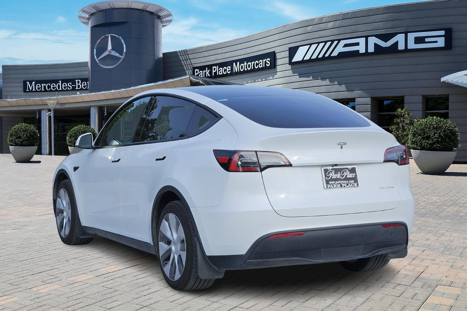 2023 Tesla Model Y Long Range photo 3