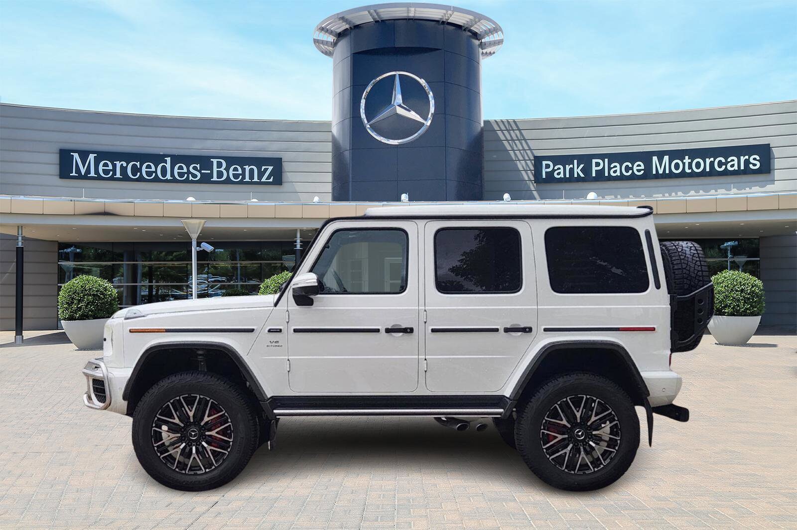 2024 Mercedes Benz G 63 AMG photo 3