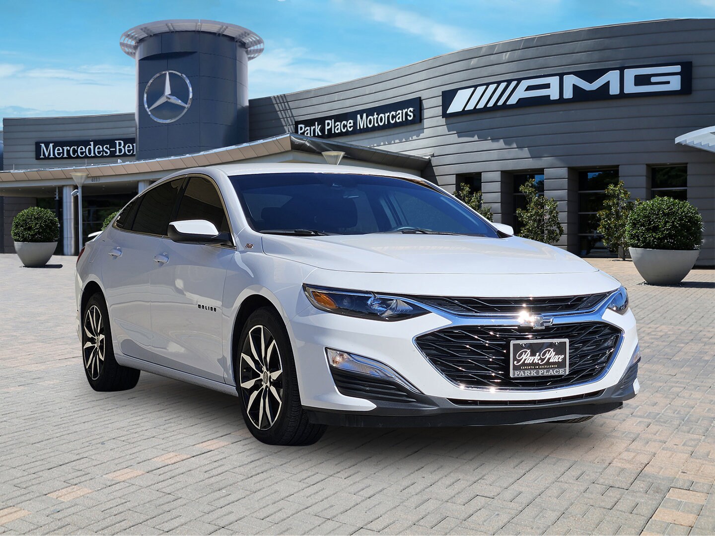 2024 Chevrolet Malibu RS photo 2