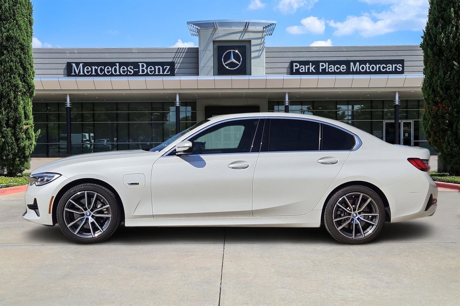 2022 Bmw 330e 3-Series photo 3