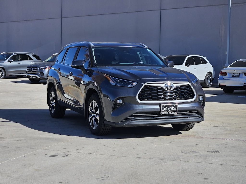 Used 2023 Toyota Highlander XLE SUV
