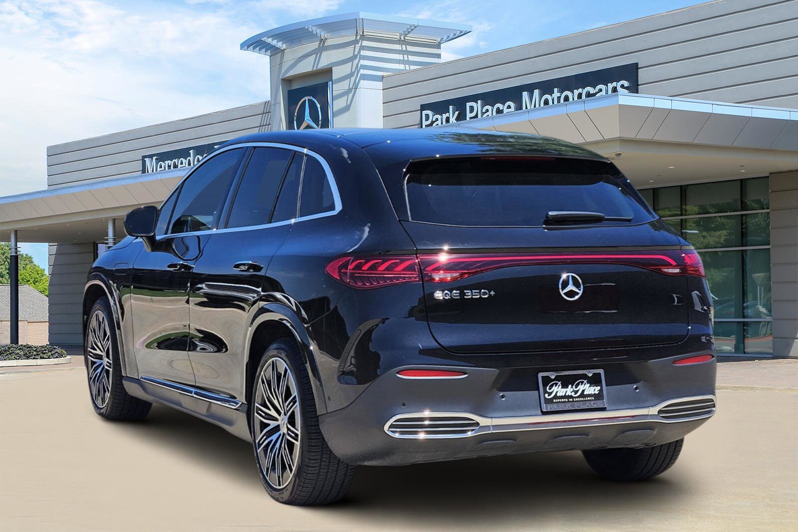 2025 Mercedes Benz EQE SUV 350 photo 3