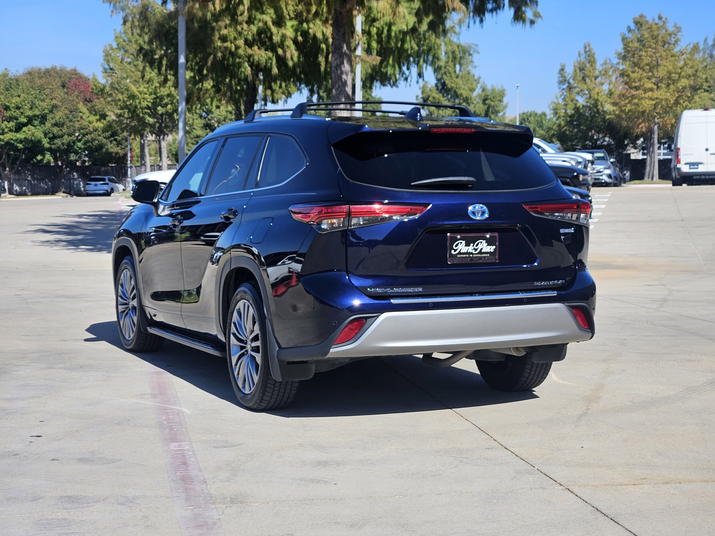 2021 Toyota Highlander Hybrid Platinum photo 4