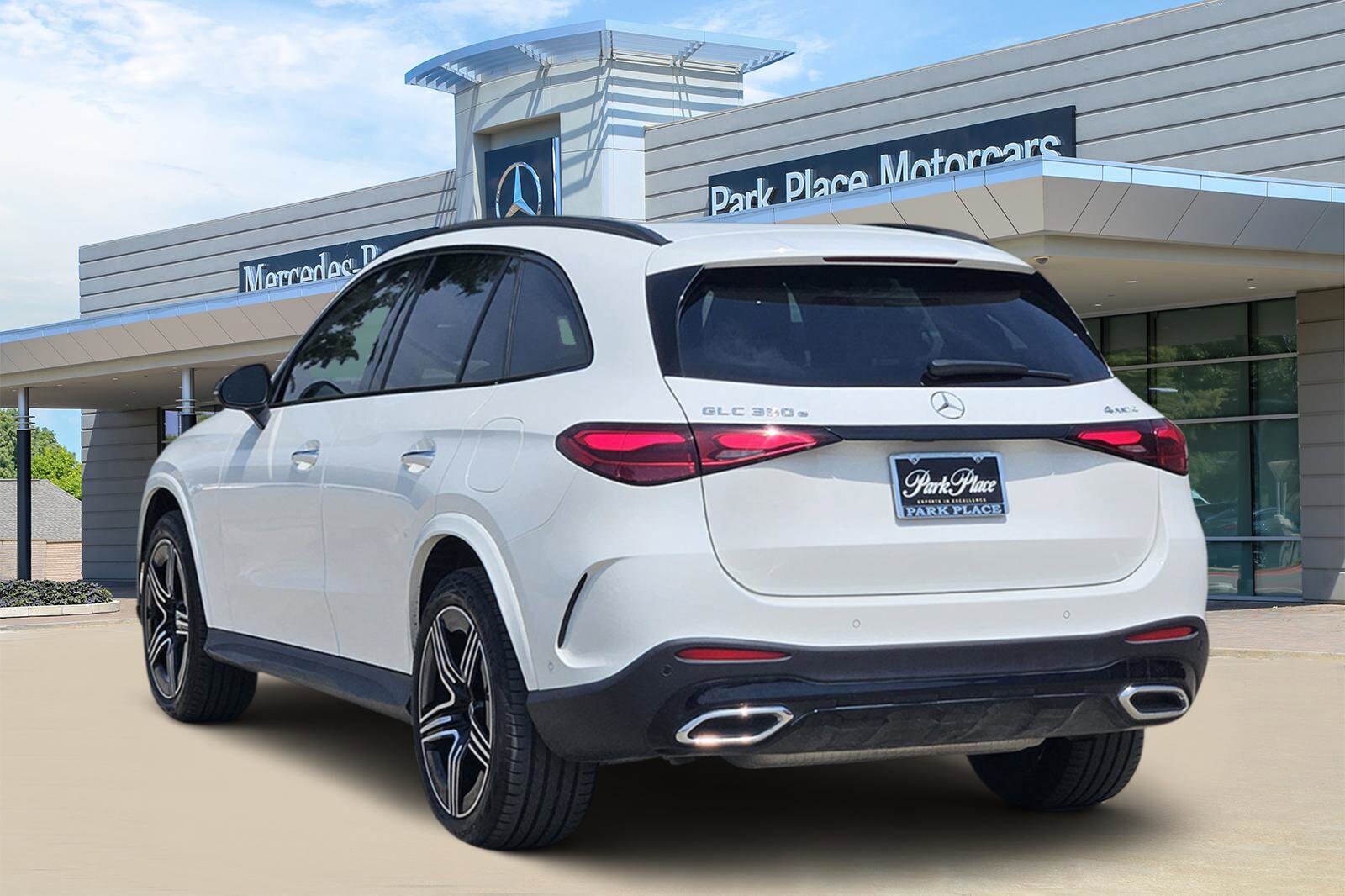 2025 Mercedes Benz GLC 350e photo 4