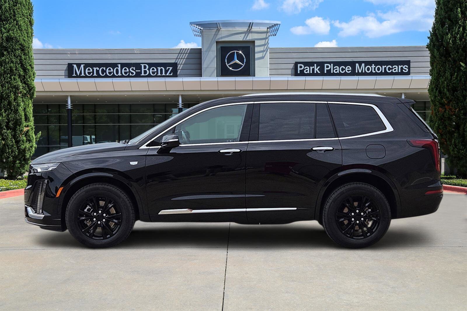 2025 Cadillac XT6 Luxury photo 3