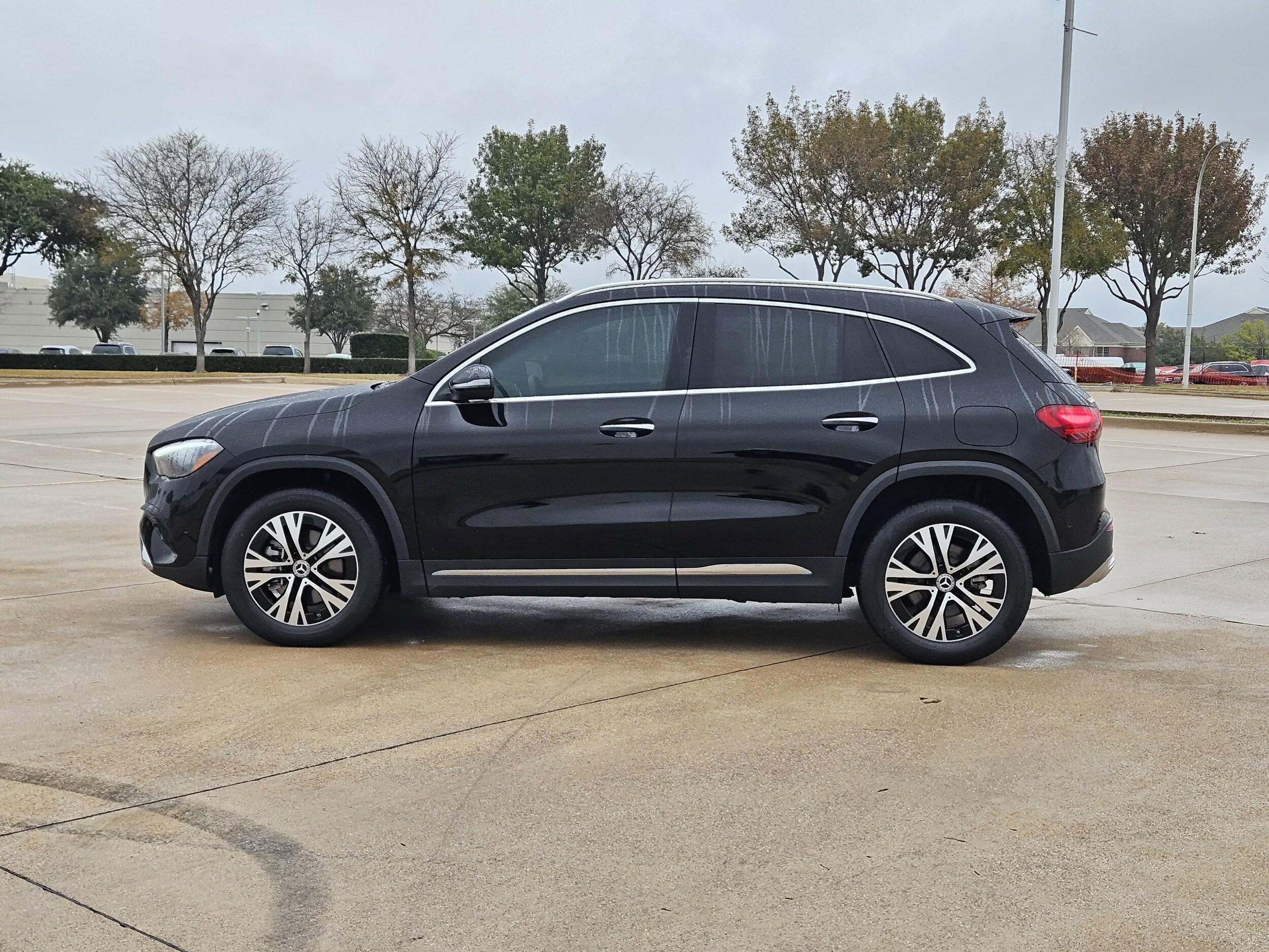 2025 Mercedes Benz GLA 250 photo 3