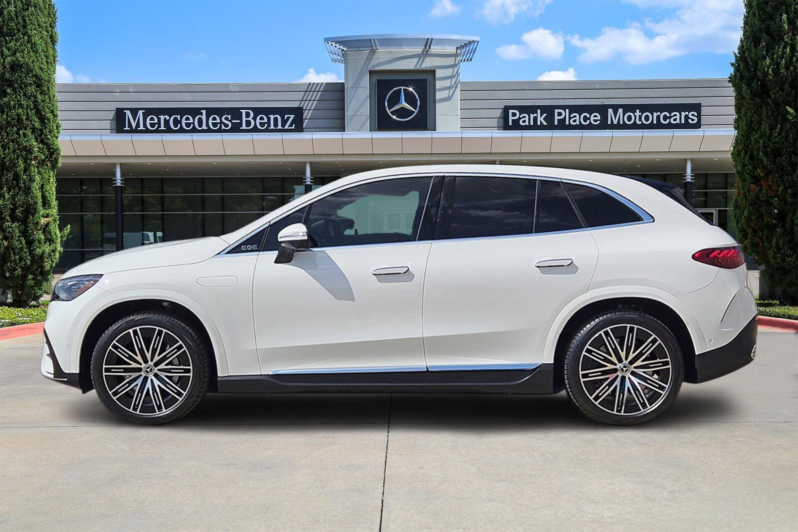 2026 Mercedes Benz EQE SUV 4MATIC photo 3