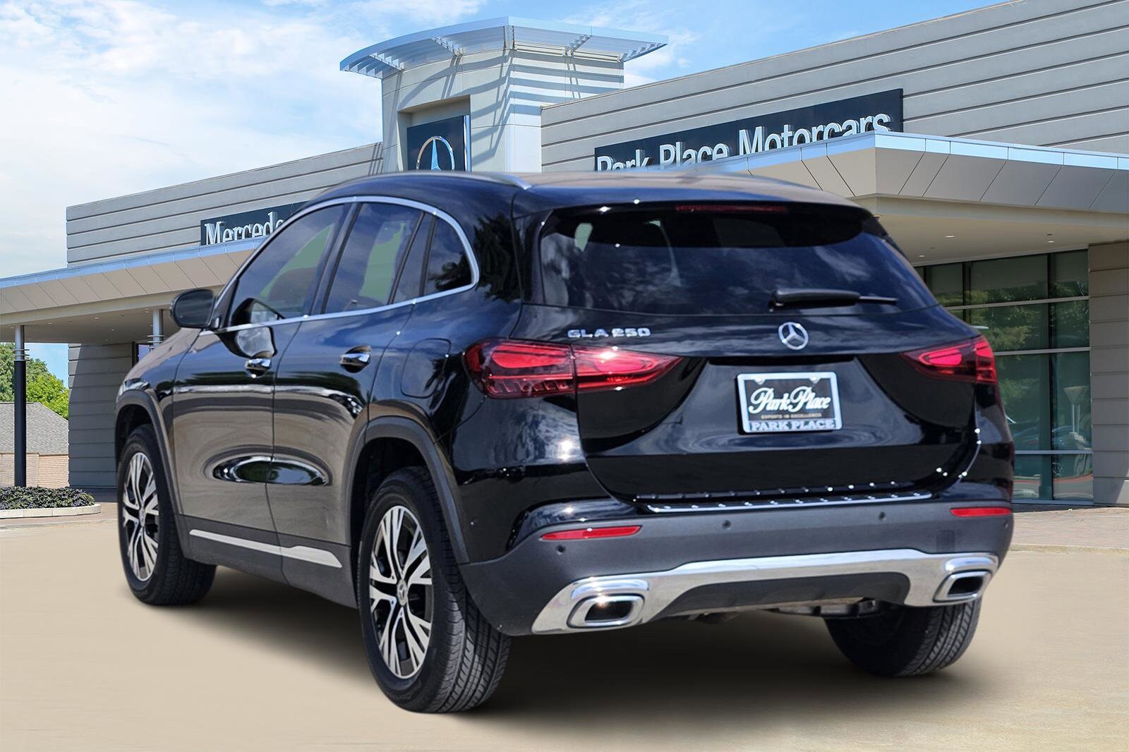 2025 Mercedes Benz GLA 250 photo 4