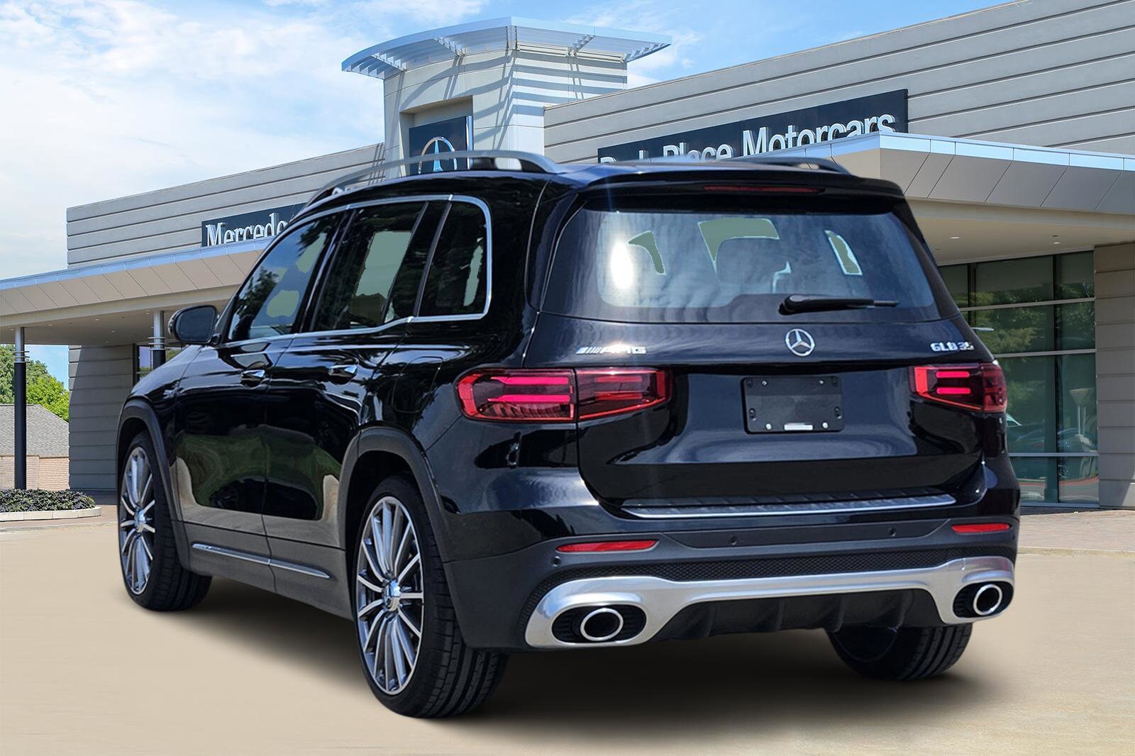 2024 Mercedes Benz GLB 35 photo 3