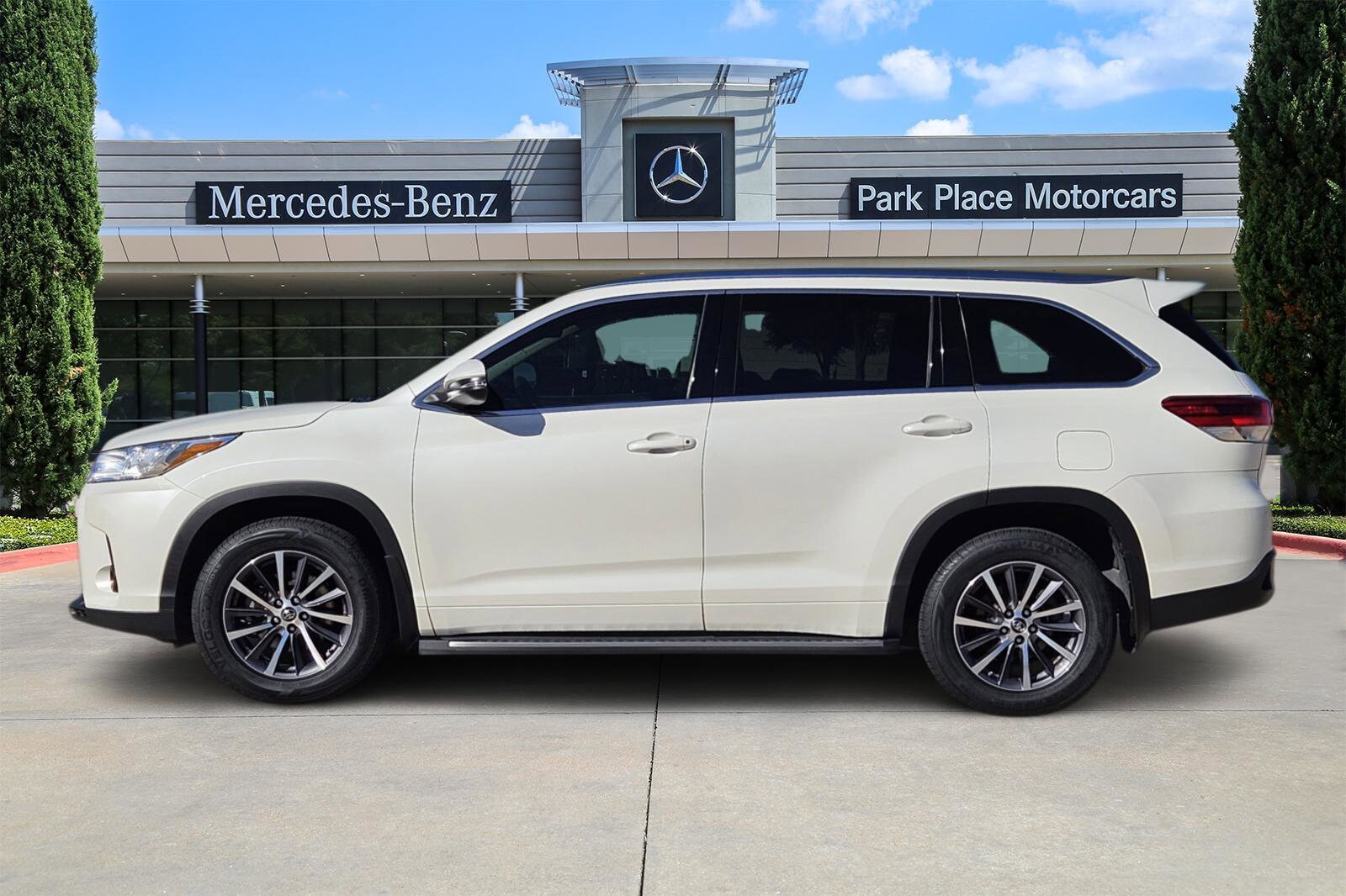 2017 Toyota Highlander XLE photo 3