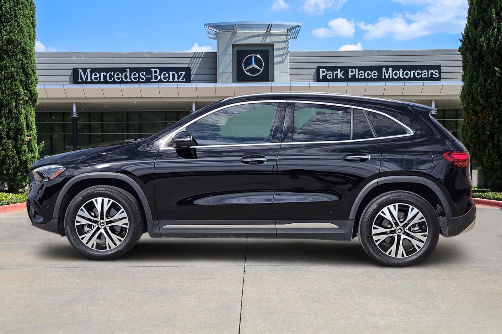 2025 Mercedes Benz GLA 250 photo 3