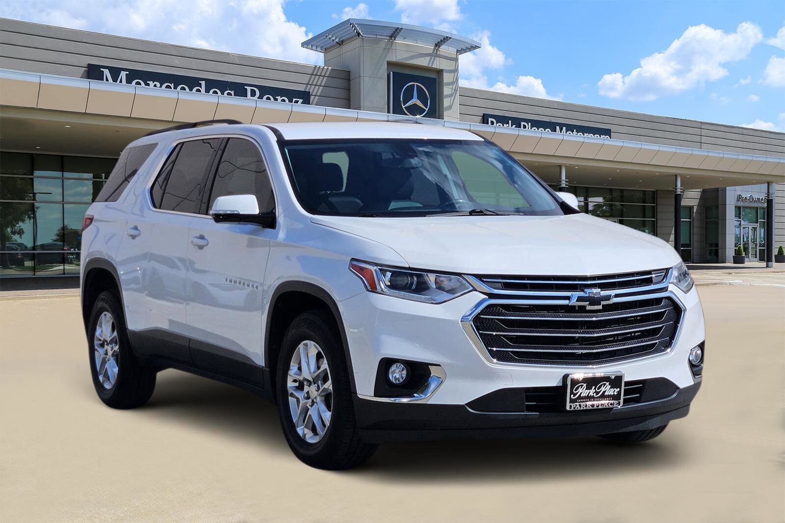 2019 Chevrolet Traverse 3LT photo 2