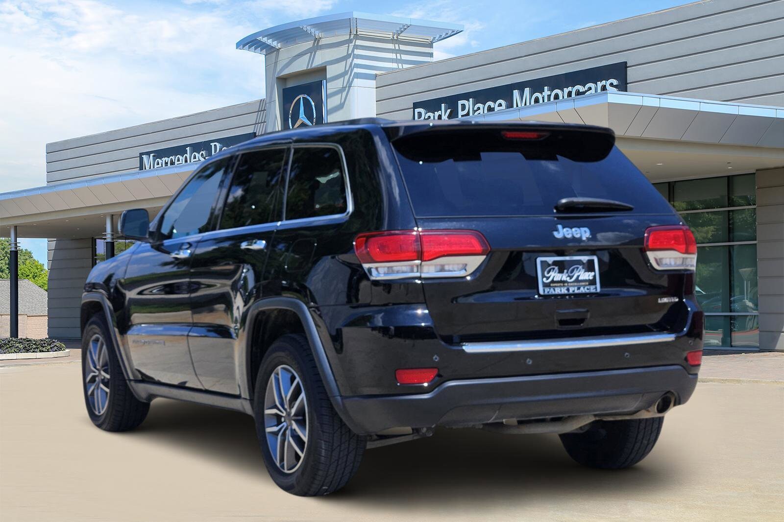 2021 Jeep Grand Cherokee Limited photo 2