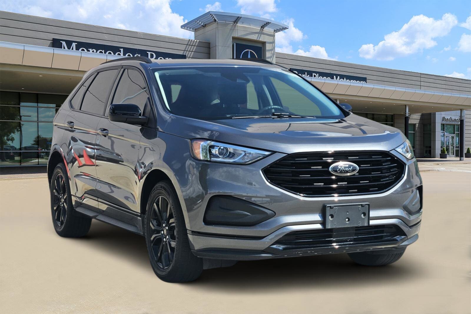 2022 Ford Edge SE photo 2