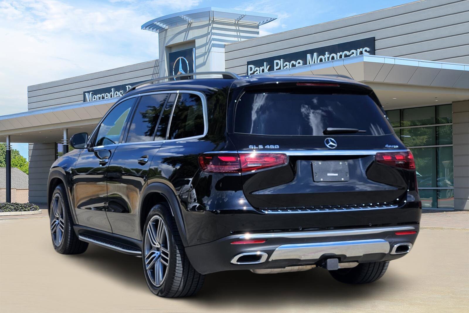 2025 Mercedes Benz GLS 450 4MATIC photo 4