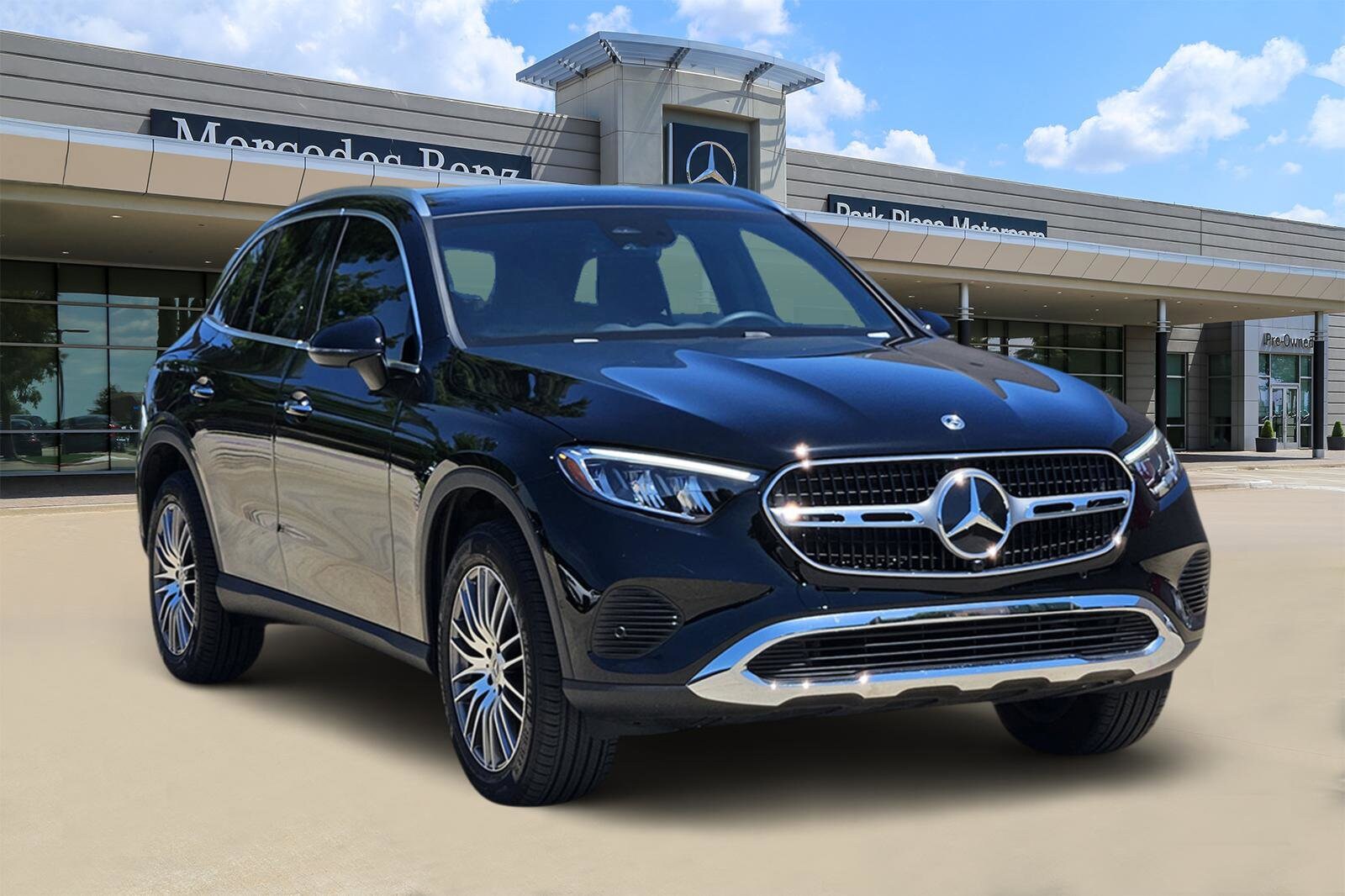 2025 Mercedes Benz GLC 300 photo 2