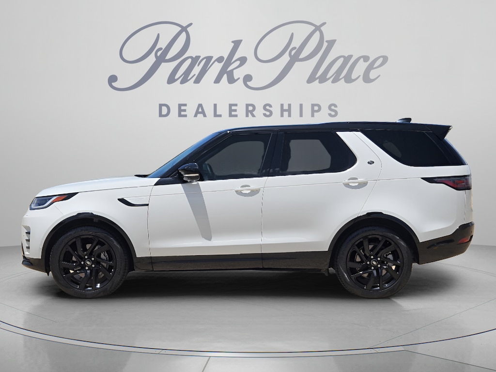 Used 2024 Land Rover Discovery Dynamic SE SUV