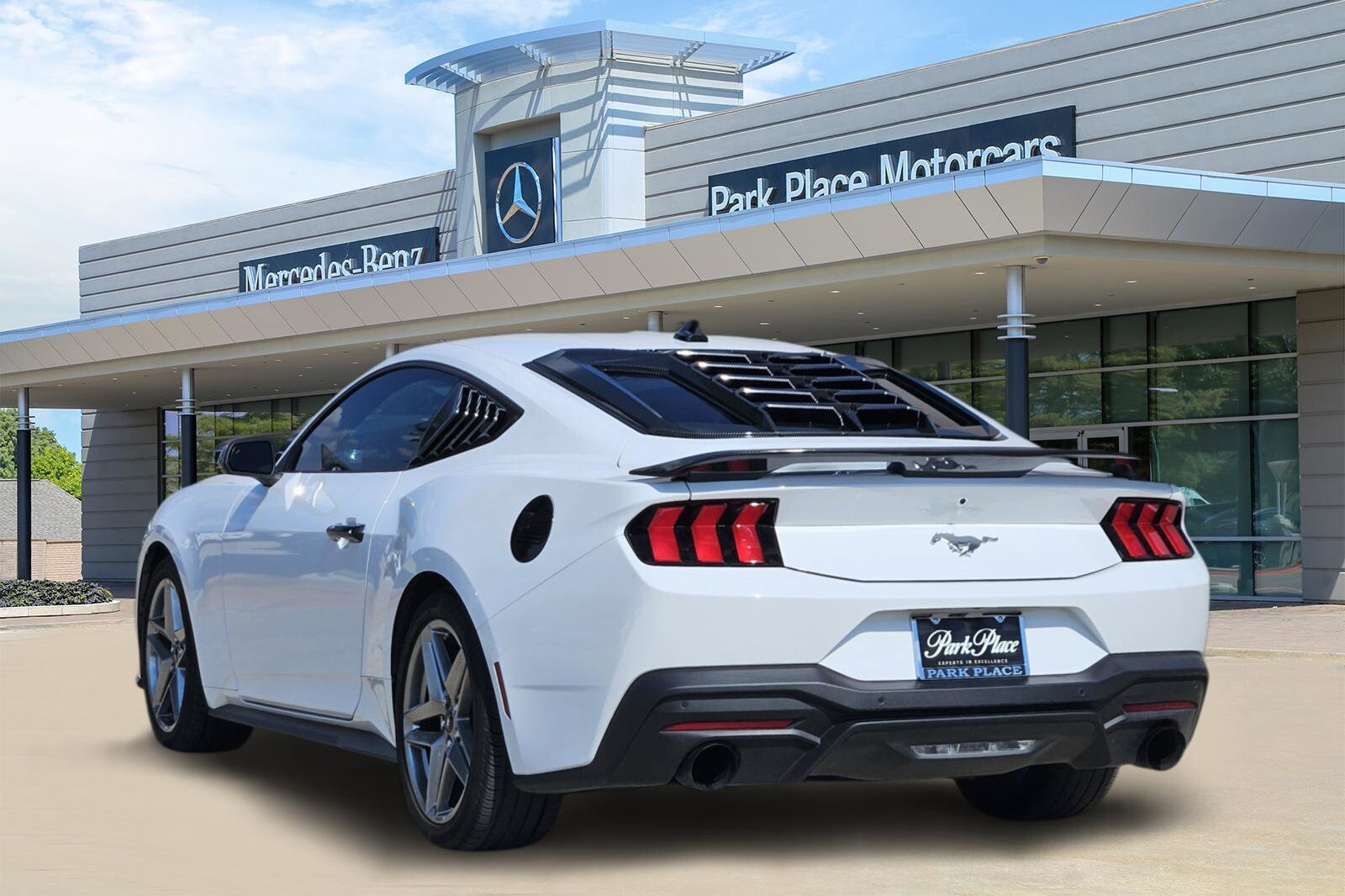 2024 Ford Mustang EcoBoost photo 4