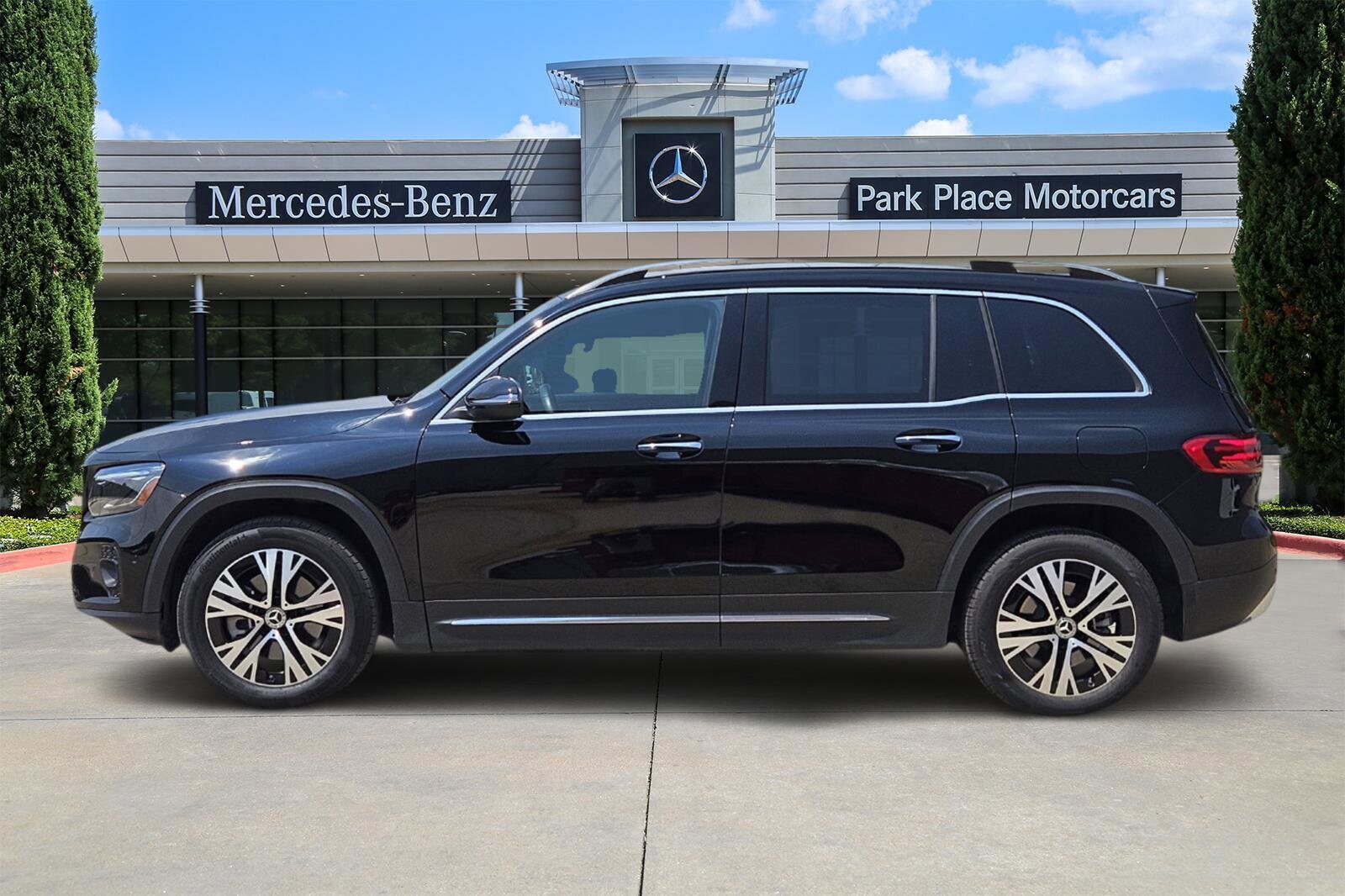 2024 Mercedes Benz GLB 250 photo 3