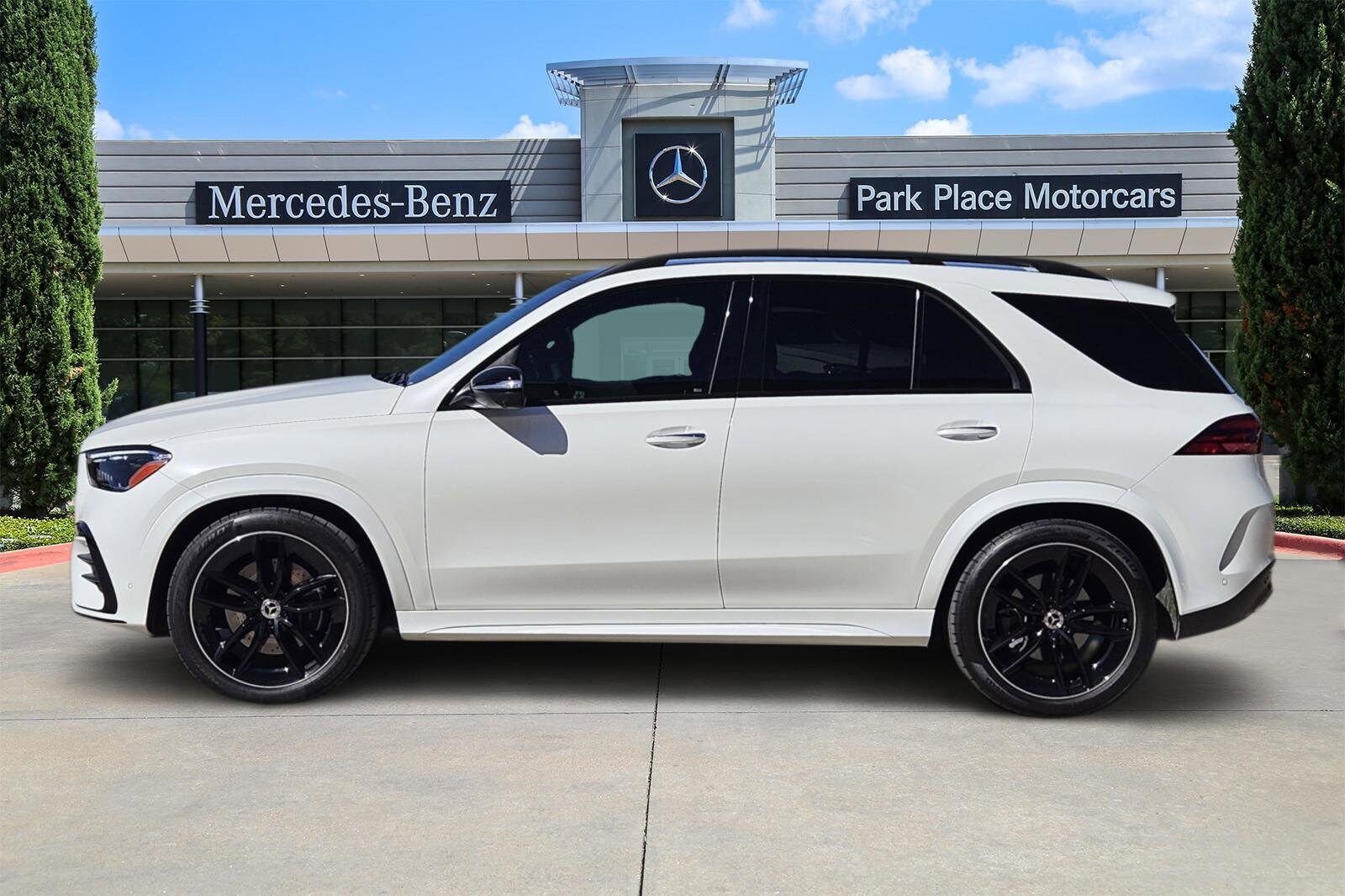 2025 Mercedes Benz GLE 580 4MATIC photo 3
