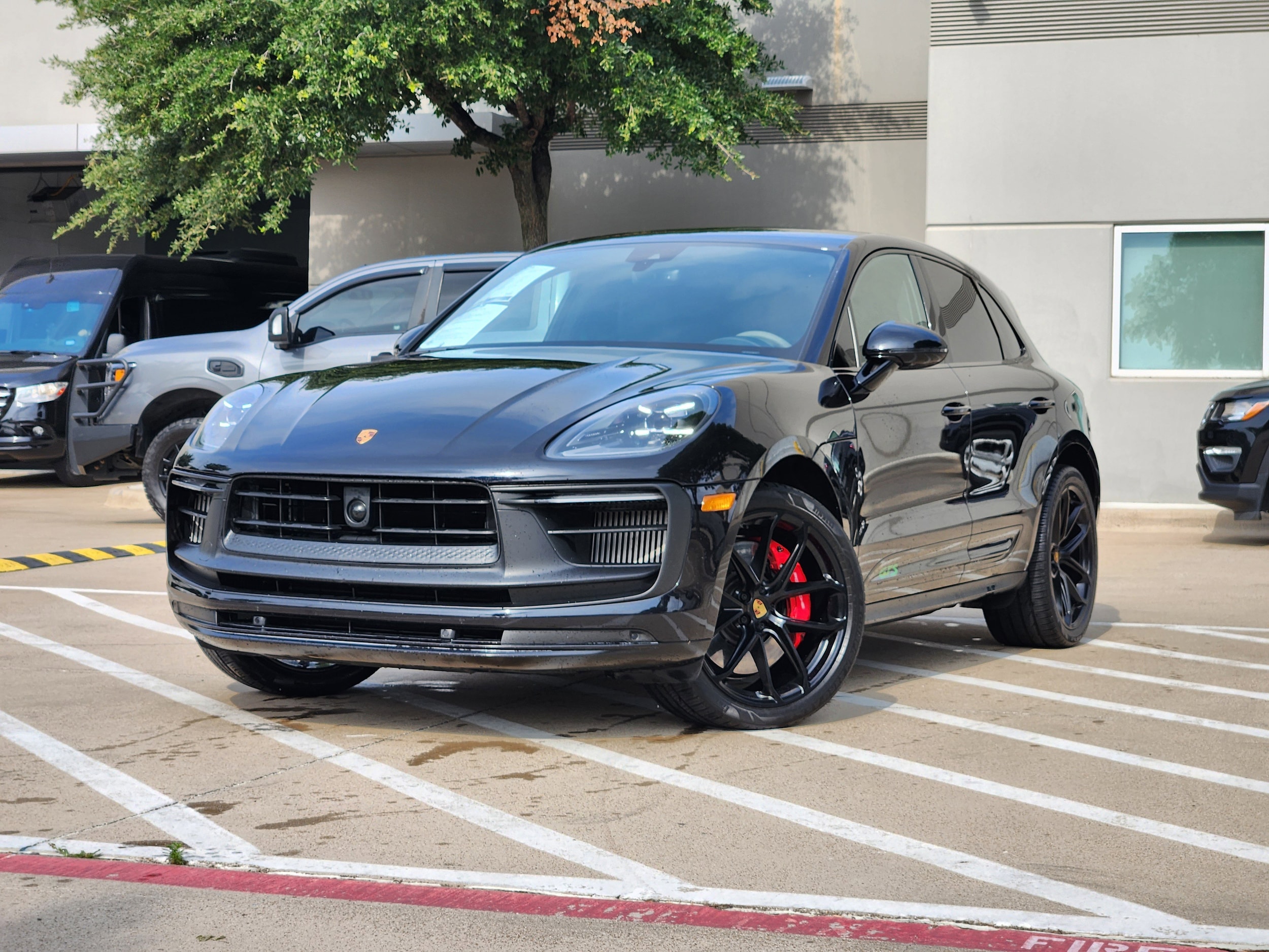 2022 Porsche Macan GTS's photo