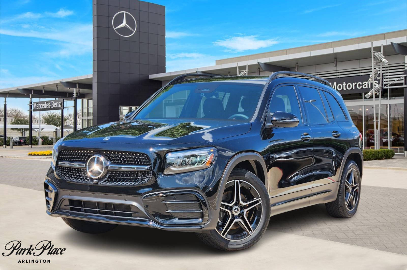 2025 Mercedes-Benz GLB Base's photo
