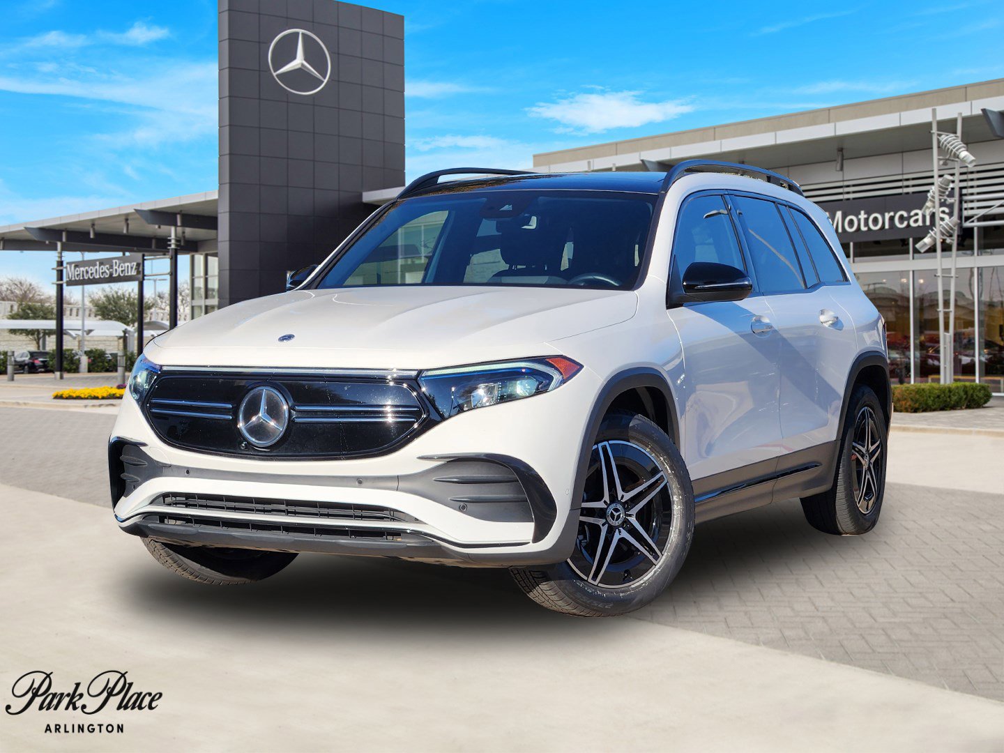 2023 Mercedes-Benz EQB Base's photo