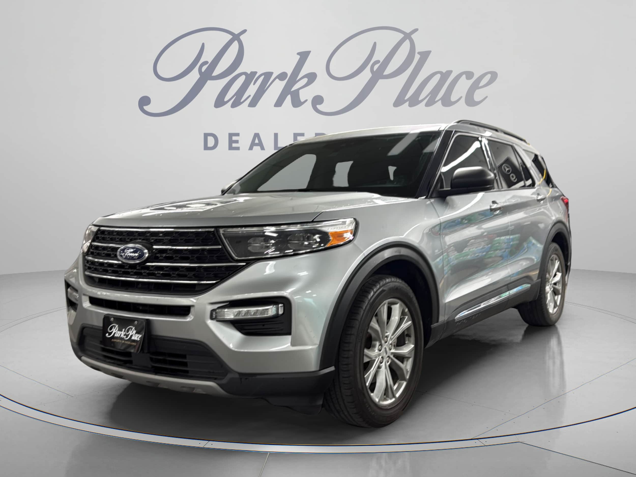 Pre-Owned 2023 Ford Explorer XLT