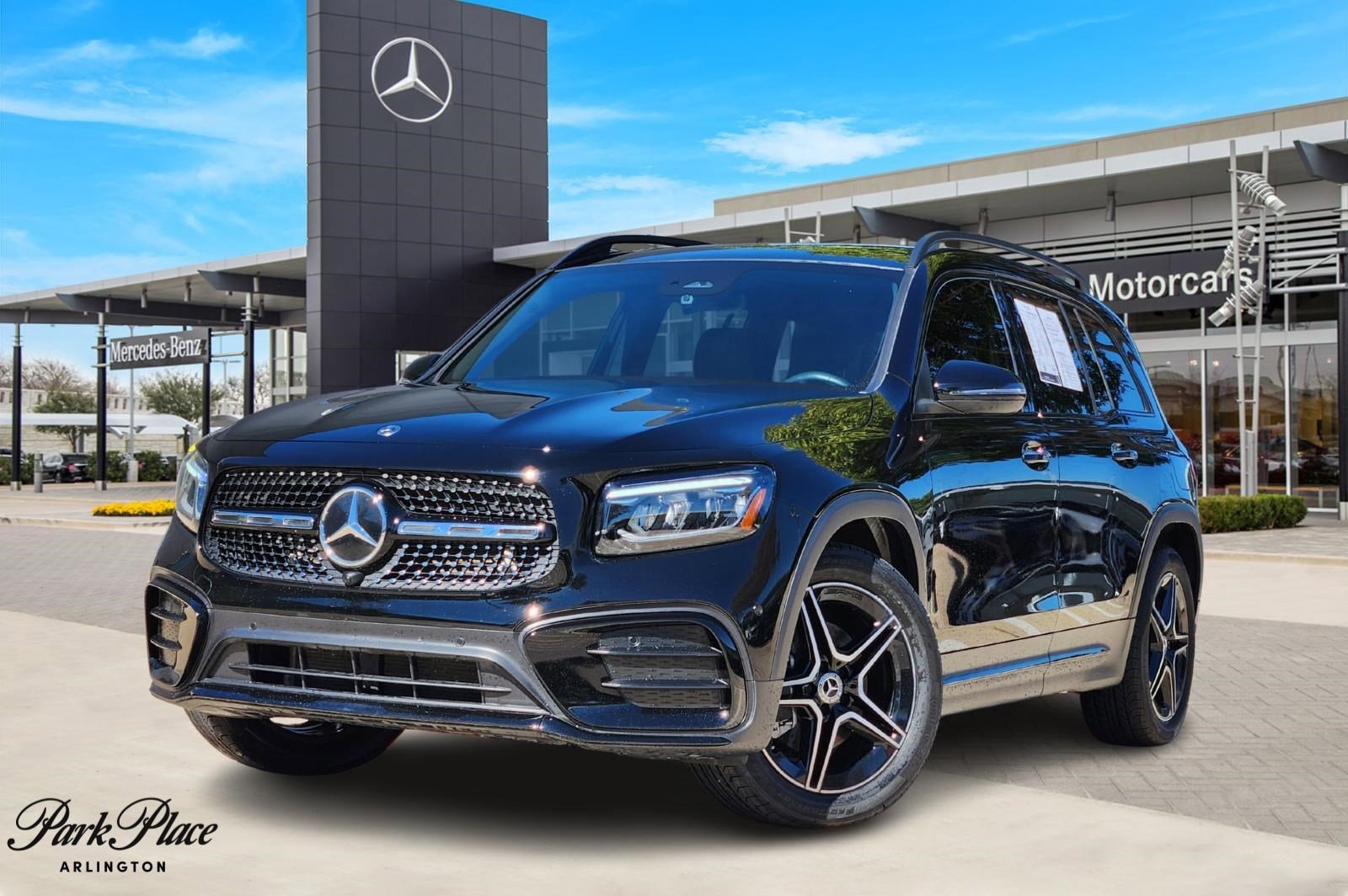 2024 Mercedes-Benz GLB Base's photo