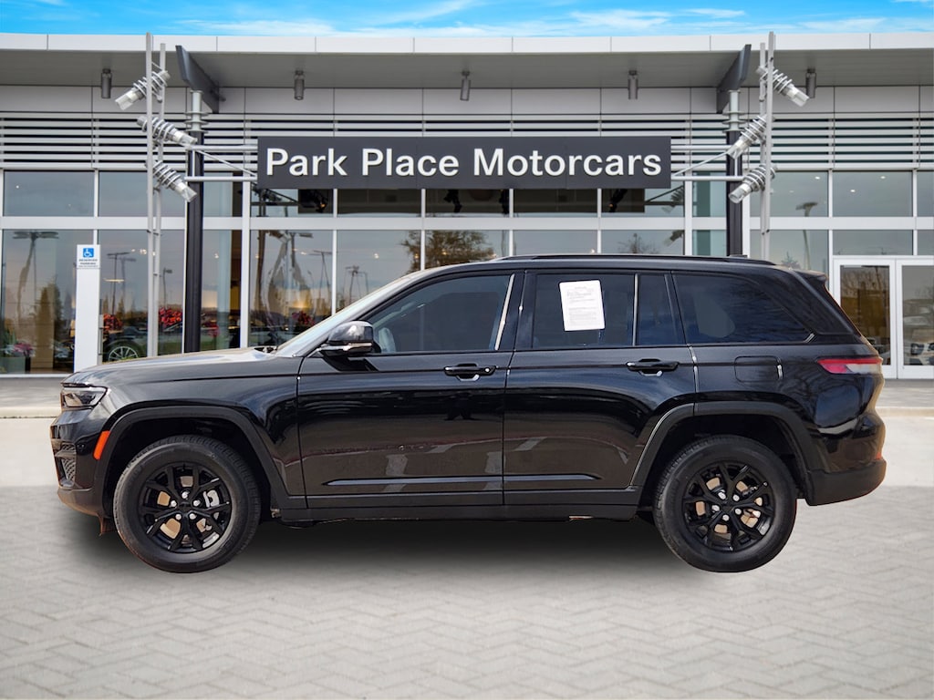 Used 2024 Jeep Grand Cherokee Laredo SUV