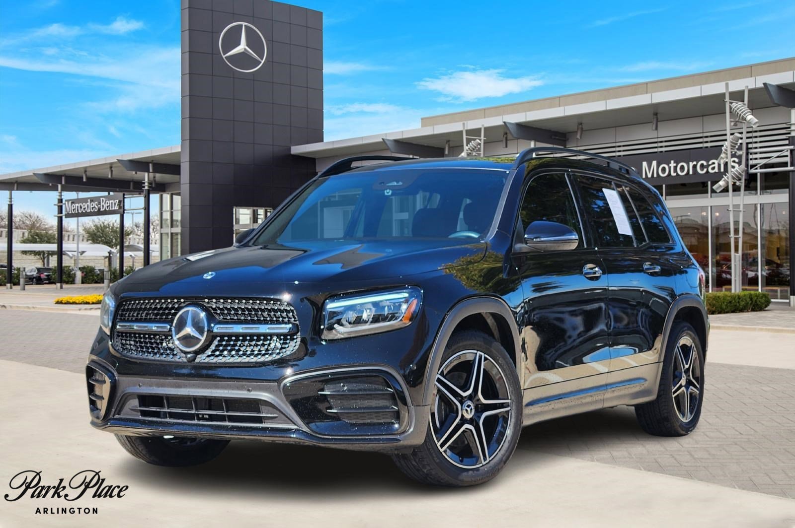 2024 Mercedes-Benz GLB Base's photo