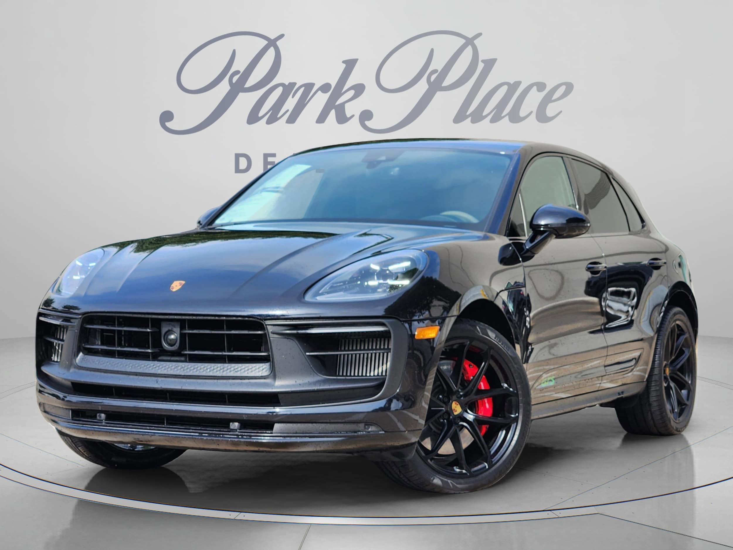 2022 Porsche Macan GTS's photo