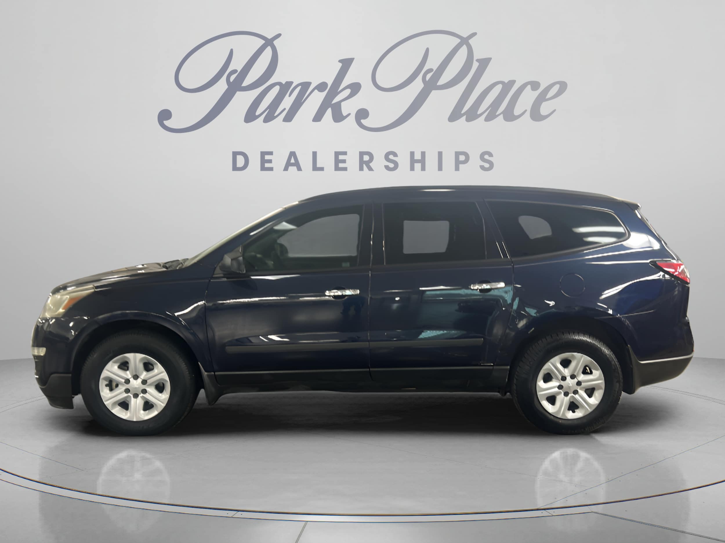 Used 2015 Chevrolet Traverse LS with VIN 1GNKRFED9FJ220664 for sale in Arlington, TX