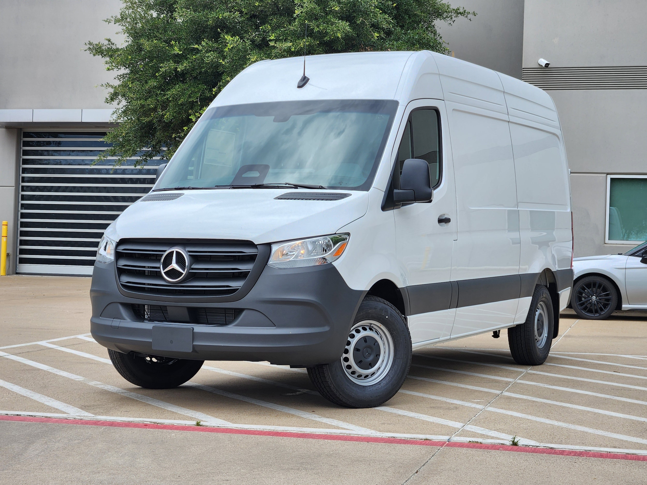 2026 Mercedes-Benz Sprinter 2500 144 WB's photo