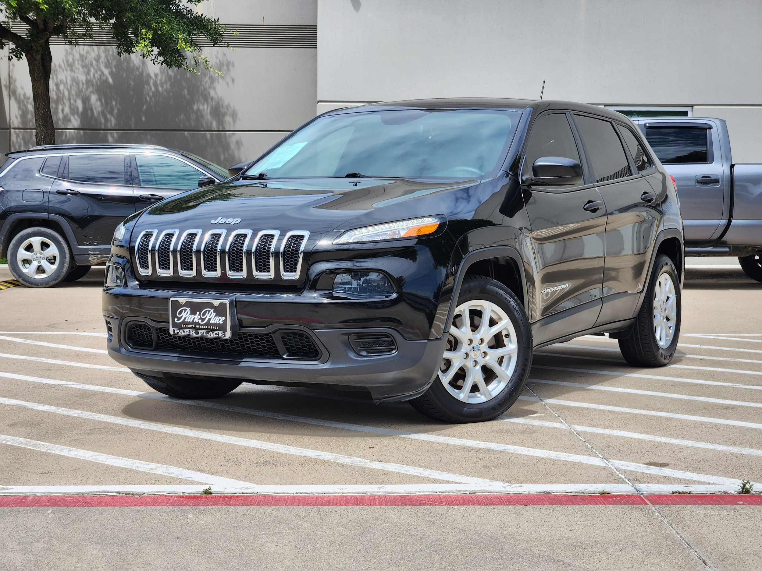 2017 Jeep Cherokee Sport's photo