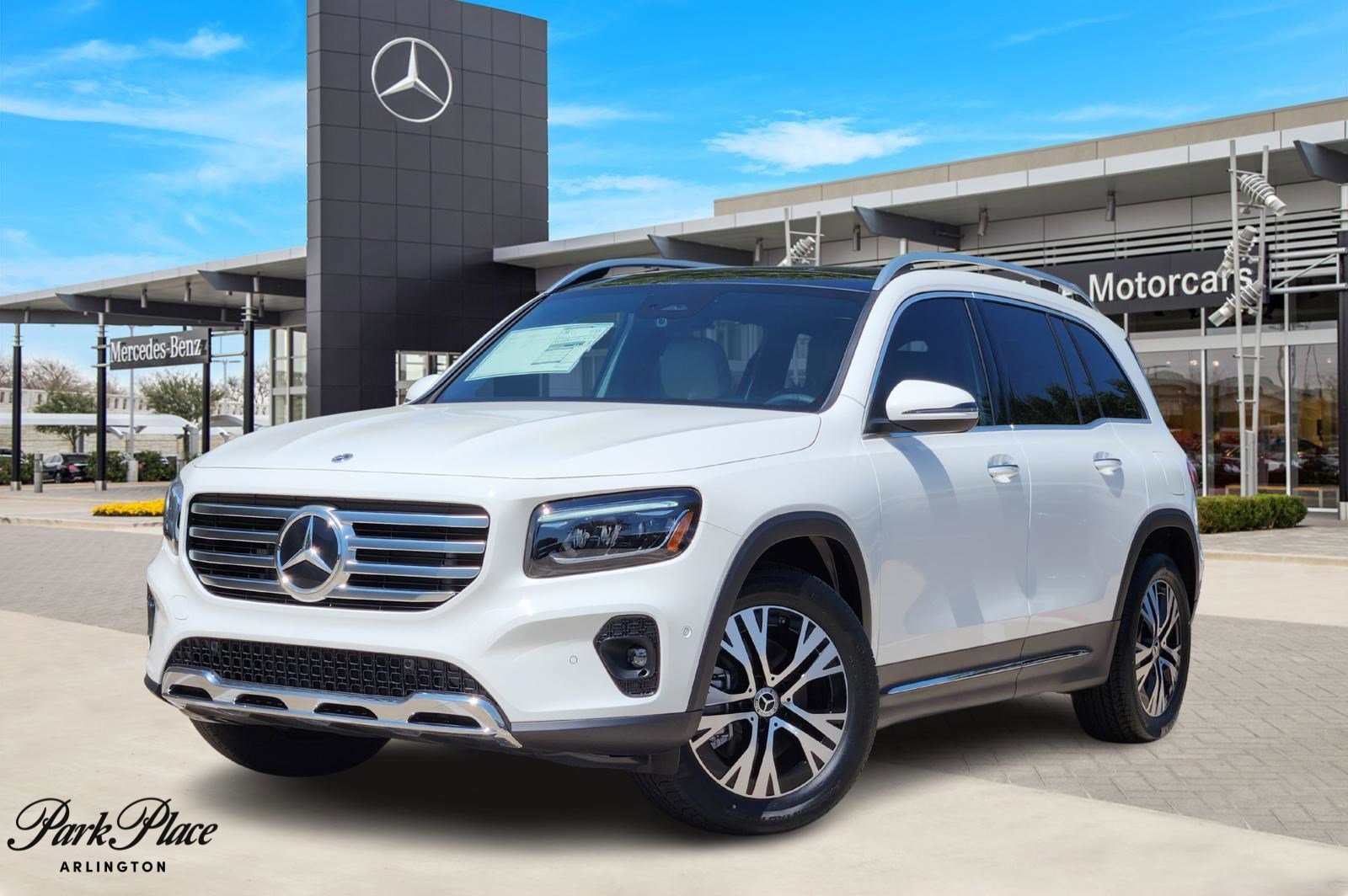 2025 Mercedes-Benz GLB Base's photo