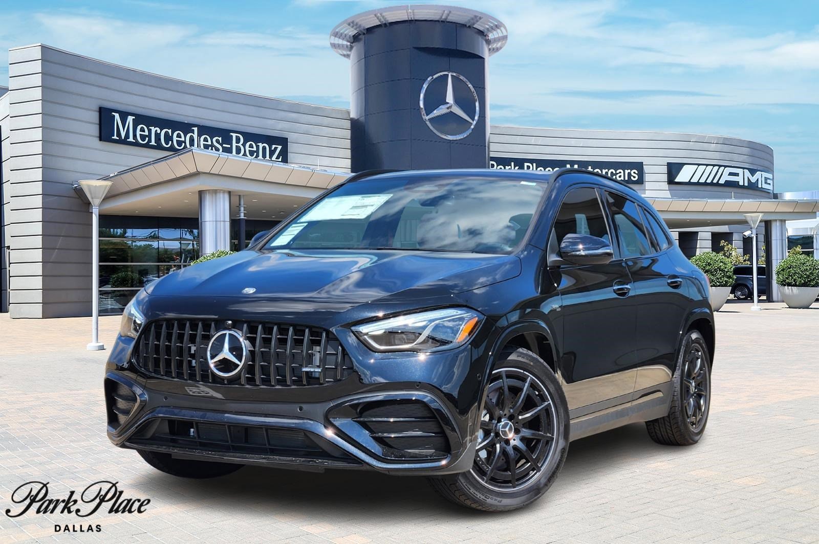 2026 Mercedes-Benz GLA AMG GLA 35's photo