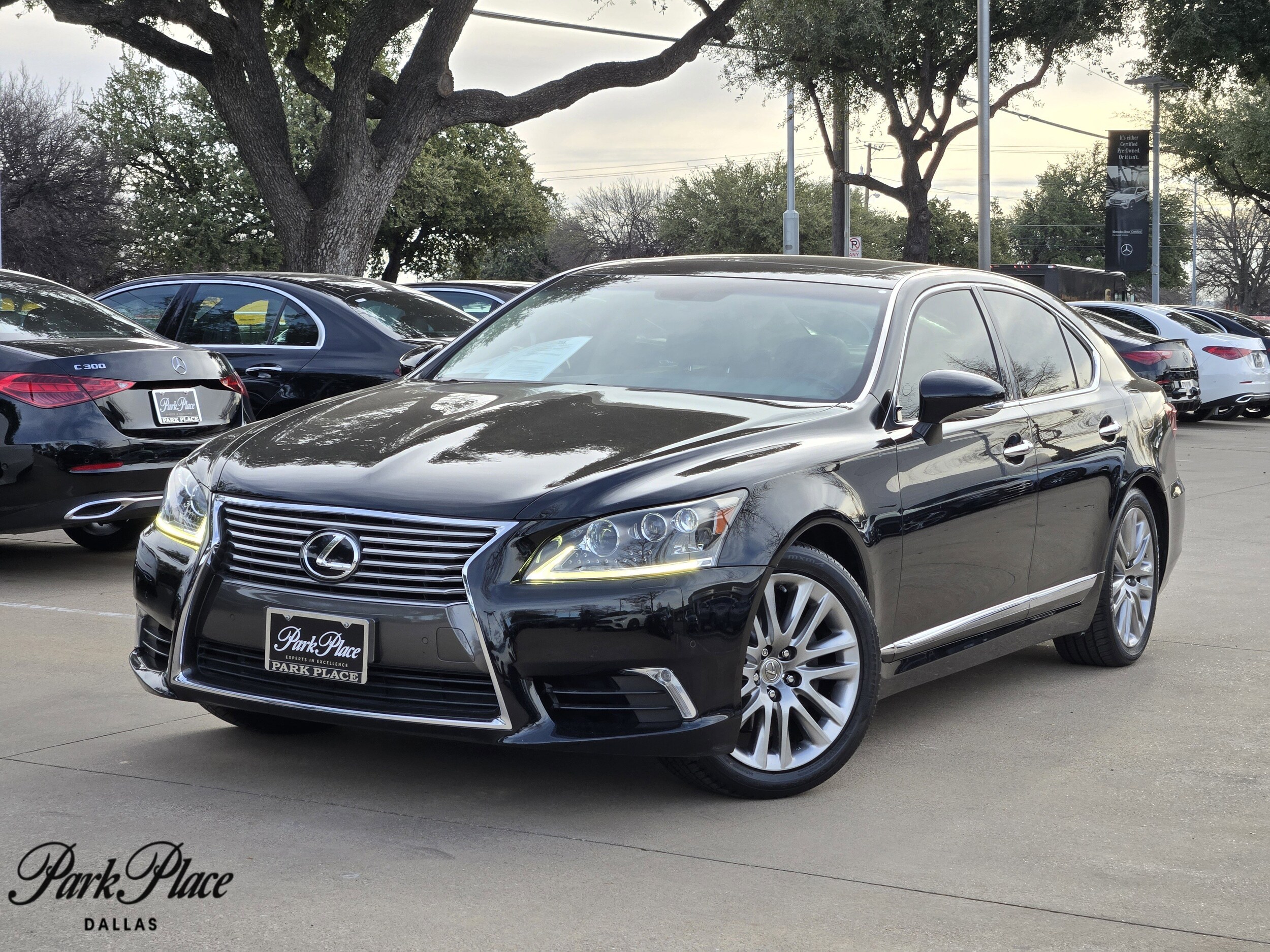 2014 Lexus LS Base's photo