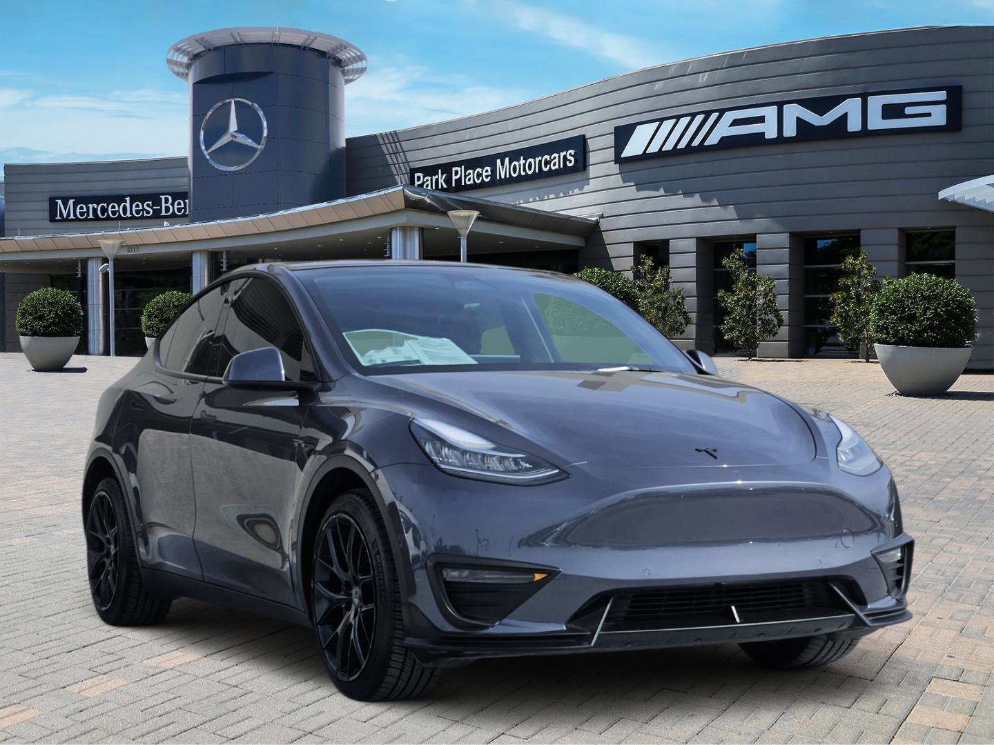 Used 2022 Tesla Model Y Long Range with VIN 7SAYGDEE9NA004843 for sale in Dallas, TX