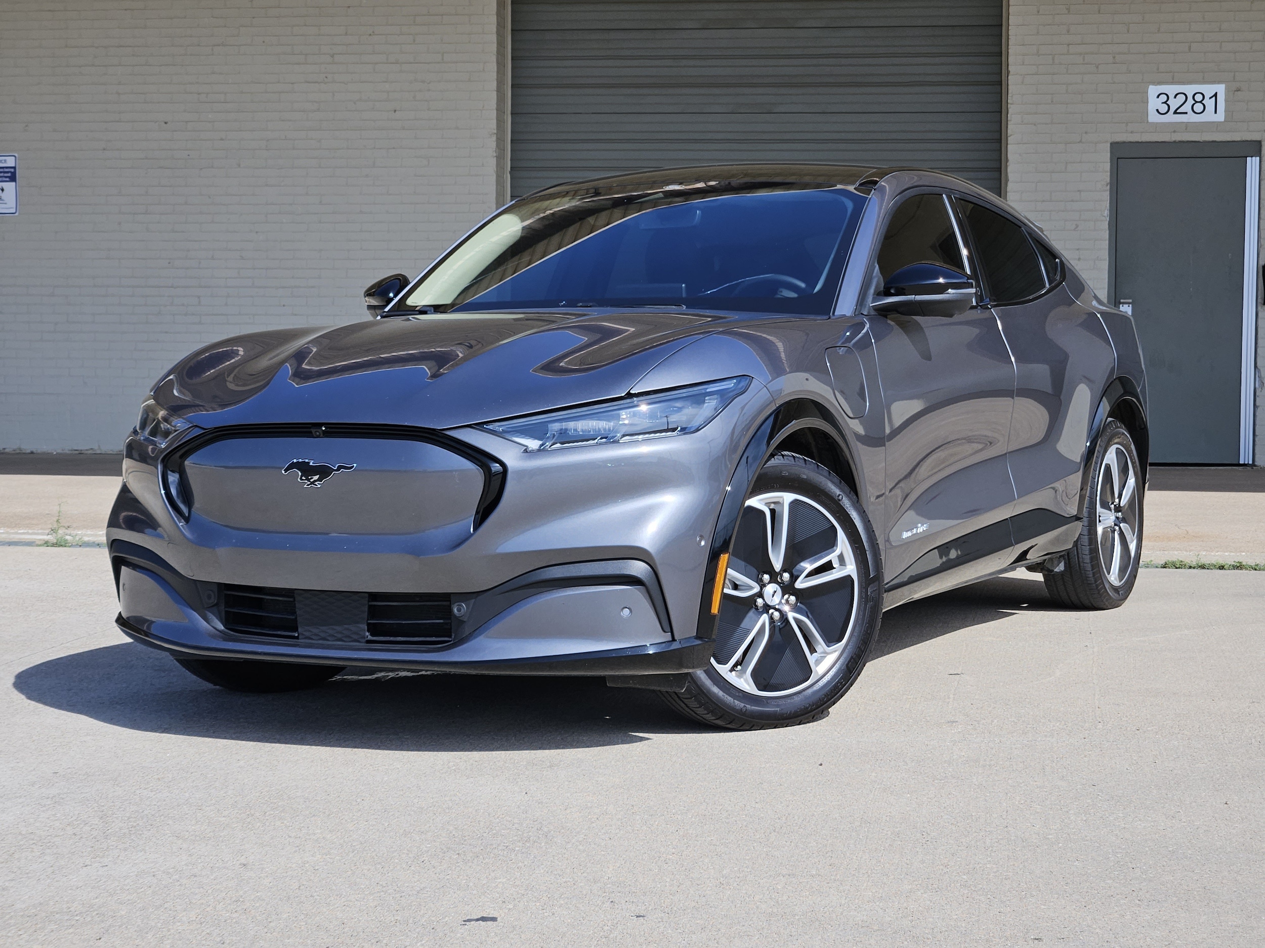 2023 Ford Mustang-Mach-e Premium's photo
