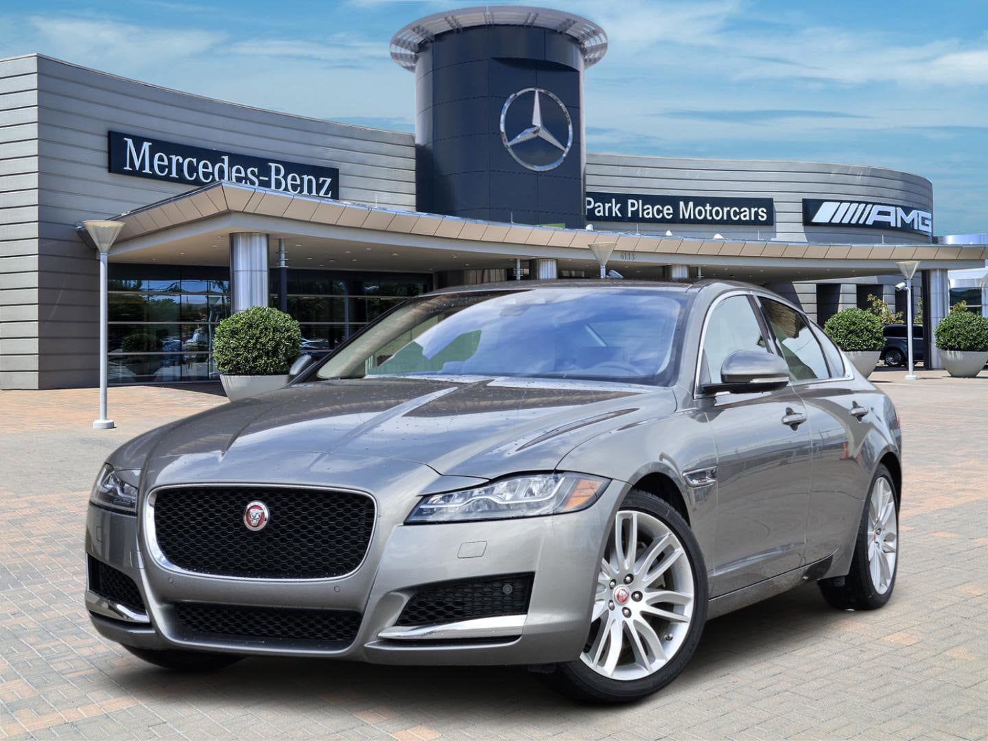 2017 Jaguar XF Prestige