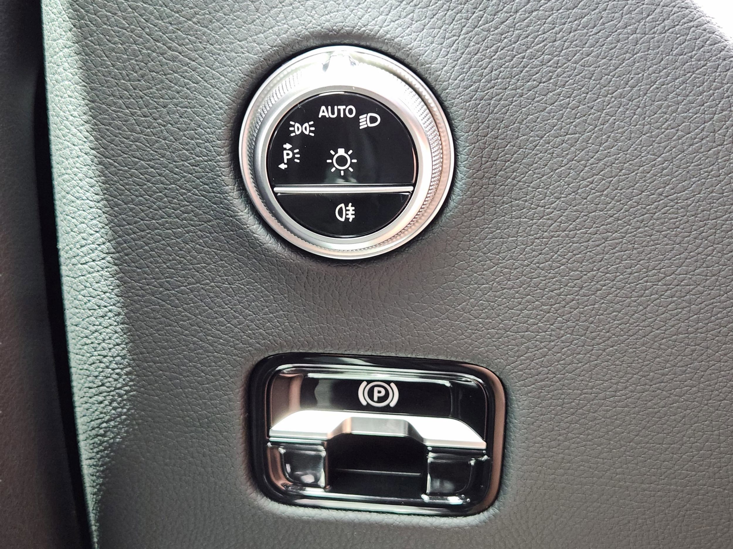 2025 Mercedes-Benz GLC Base - Photo 17