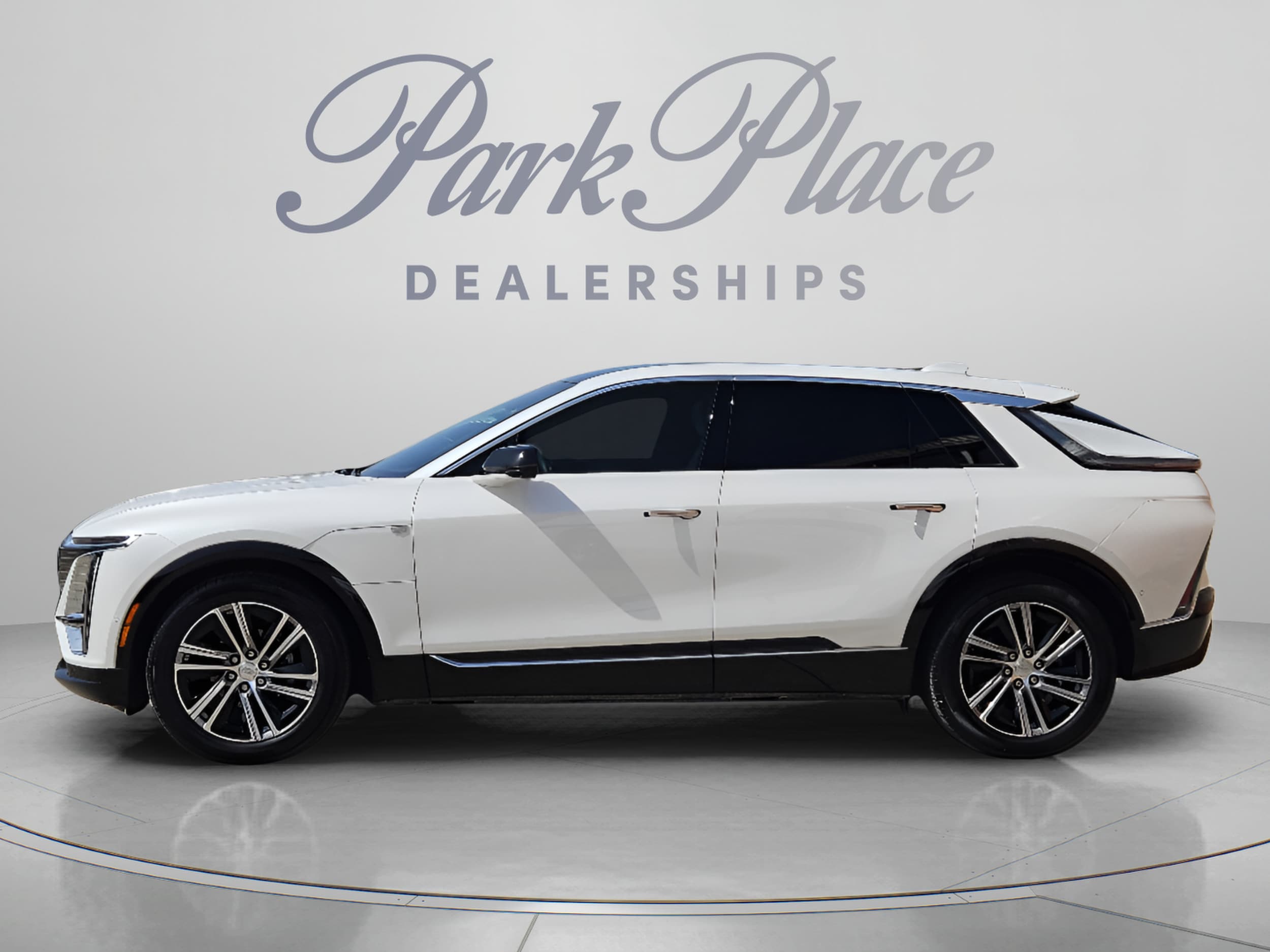 Used 2024 Cadillac LYRIQ Luxury 2 with VIN 1GYKPRRL3RZ131139 for sale in Arlington, TX
